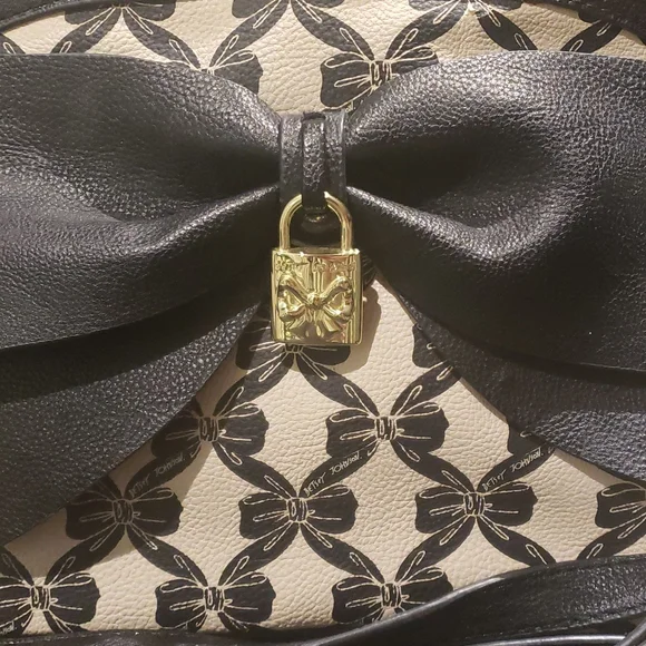❣️💫MARK DOWN💫❣️ Betsey Johnson Crossbody Bag - Picture 2 of 10